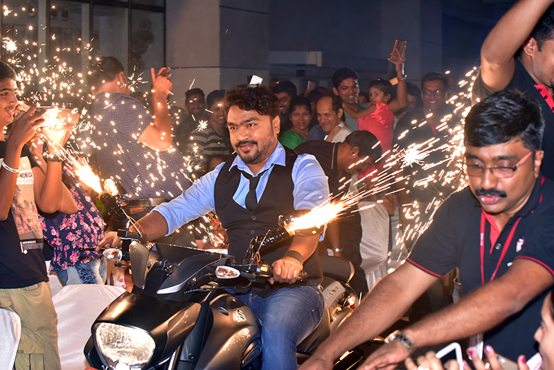 ಸಂಗೀತ ಕಾರ್ಯಕ್ರಮದಲ್ಲಿ ಬೆಂಕಿ:  ಅರ್ಜುನ್ ಜನ್ಯರಿಗೆ ಗಾಯ